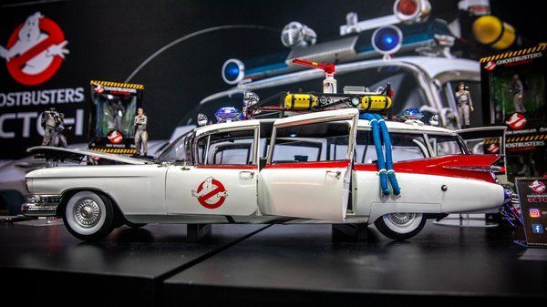 testedcom's tweet photo. #Ghostbusters Ecto-1 1/8 Scale Model Kit Preview, from @EaglemossLtd! (Spoiler: We were impressed.) https://t.co/mxEQVynVkV https://t.co/17zGPpGR3v