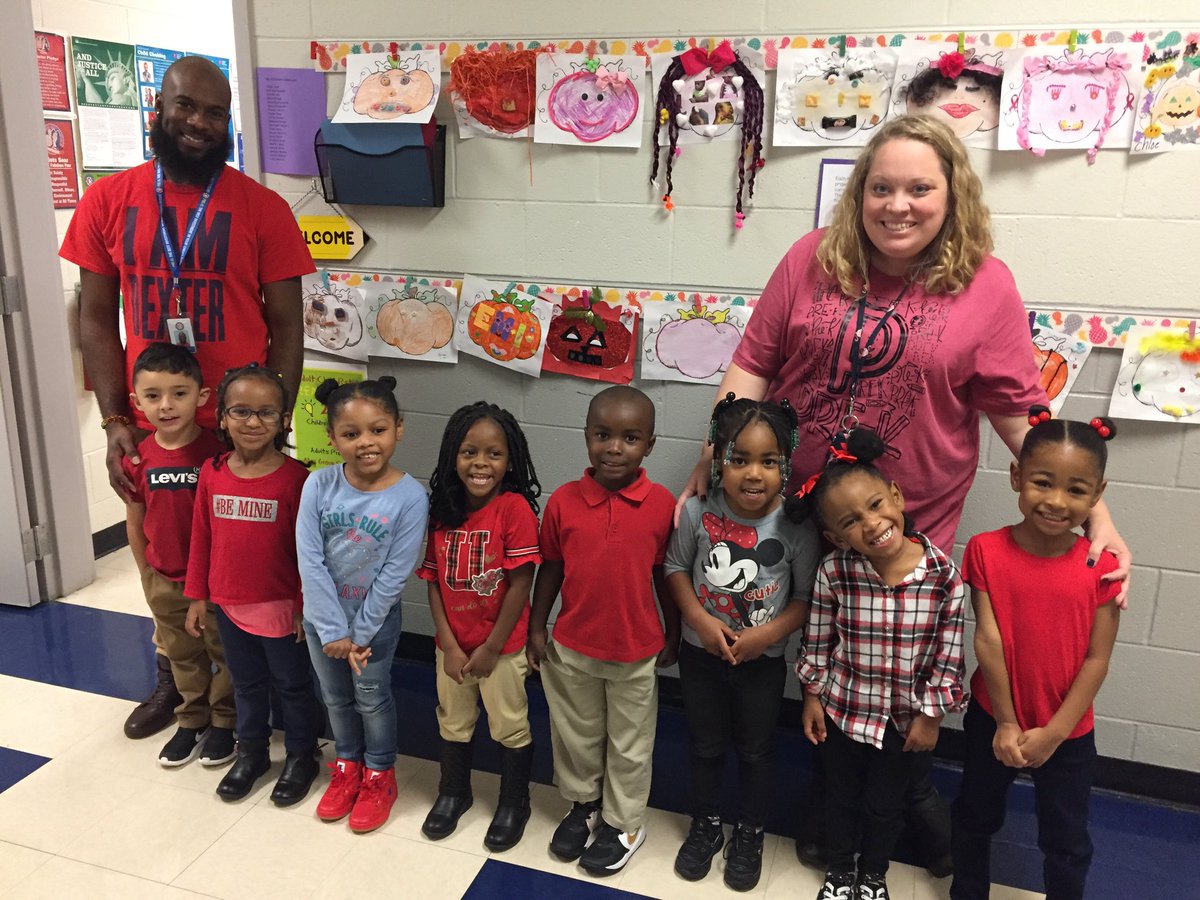 DexterK8MSCS's tweet image. Students wore red to kick off our Drug and Bullying Awareness Week! Tomorrow we are “Teaming Against Drugs and Bullying!” Wear your favorite sports shirt or jersey. @SCSK12Unified @EmpowerSCS @PatCertion #scsis901