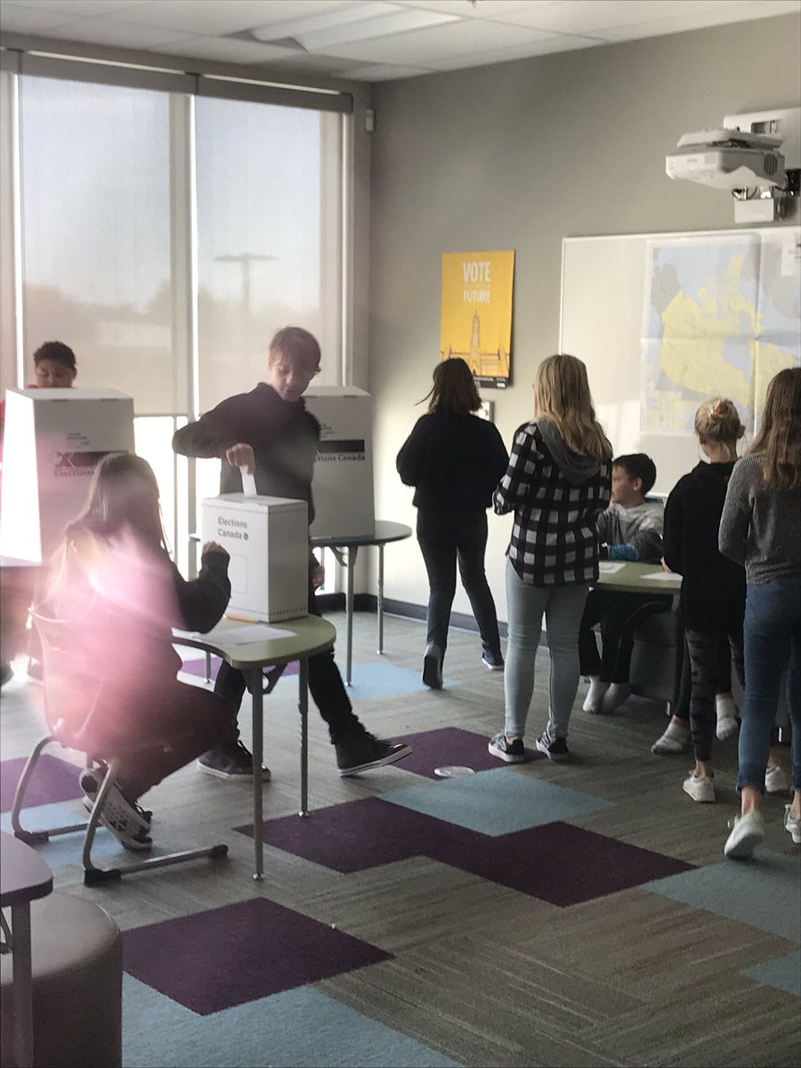 breezyarguin's tweet photo. @PlainsviewSch Grade 6 and 7 hitting the polls today! #CanadaElection2019 #studentvotecanada https://t.co/0H0AM6lr0X