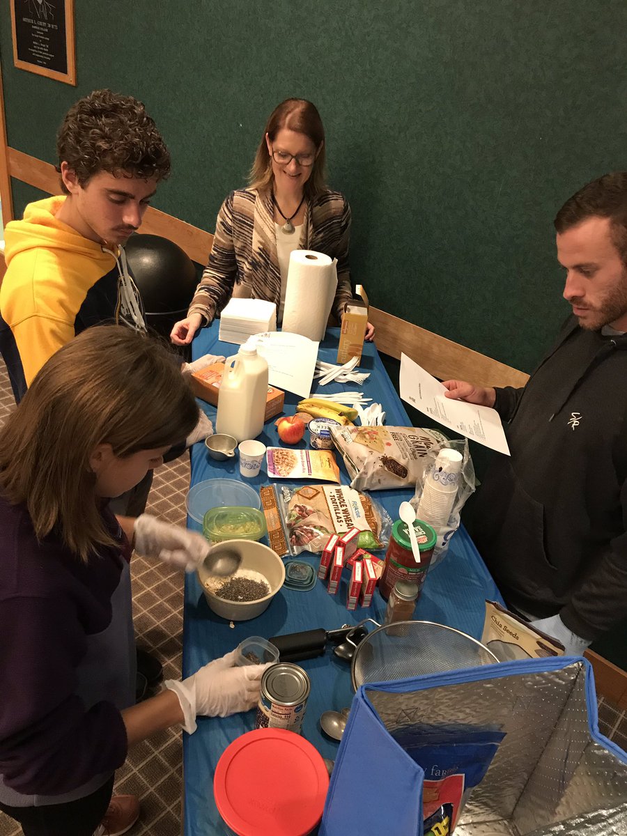 CanisiusSAAC's tweet image. Thanks @GoGriffsFuel for coming tonight to show us how to meal prep and makes healthy sustainable options in our rooms!  #GoGriffs #Gains