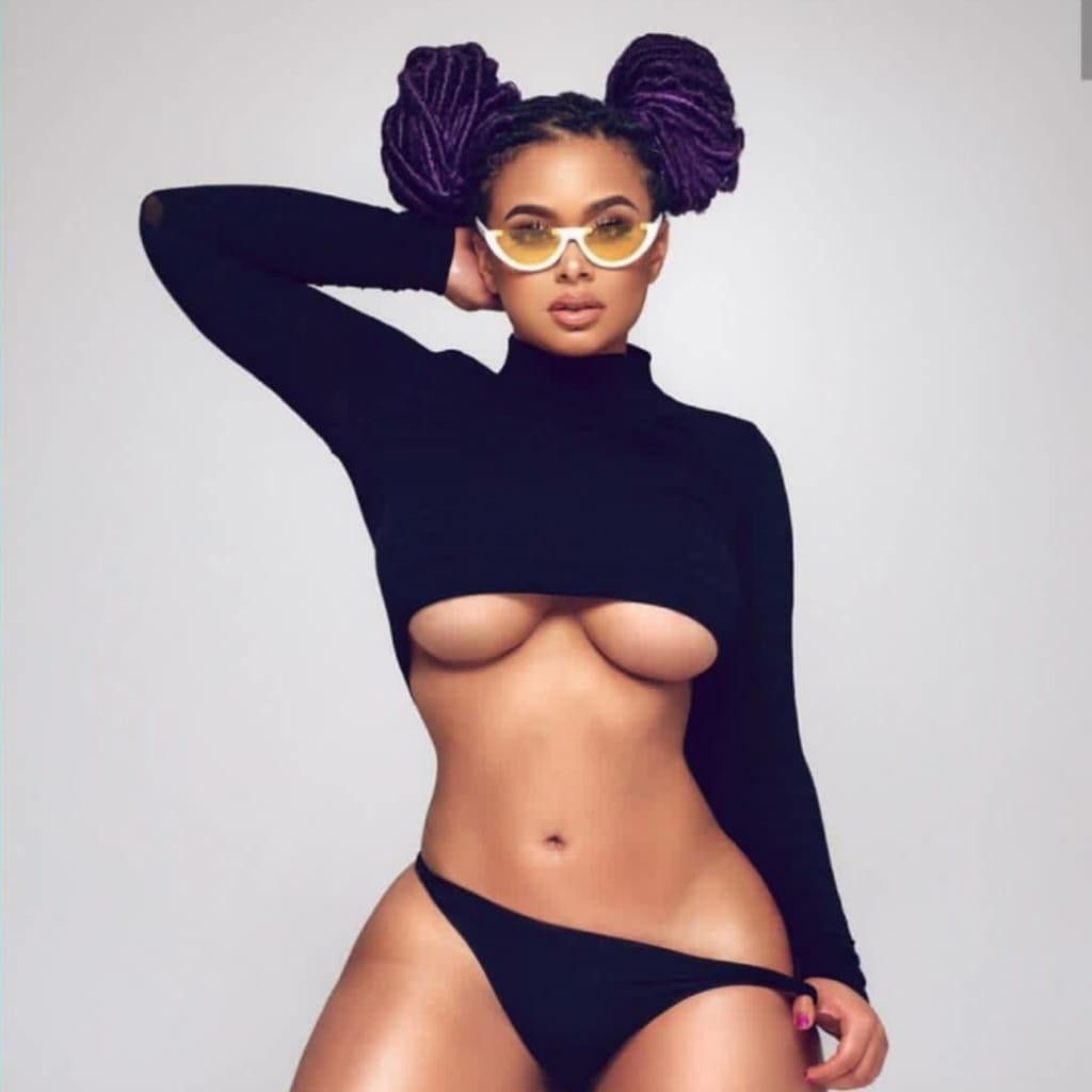 JAllvonz99's tweet photo. Cool girls https://t.co/rTHKUXP1js