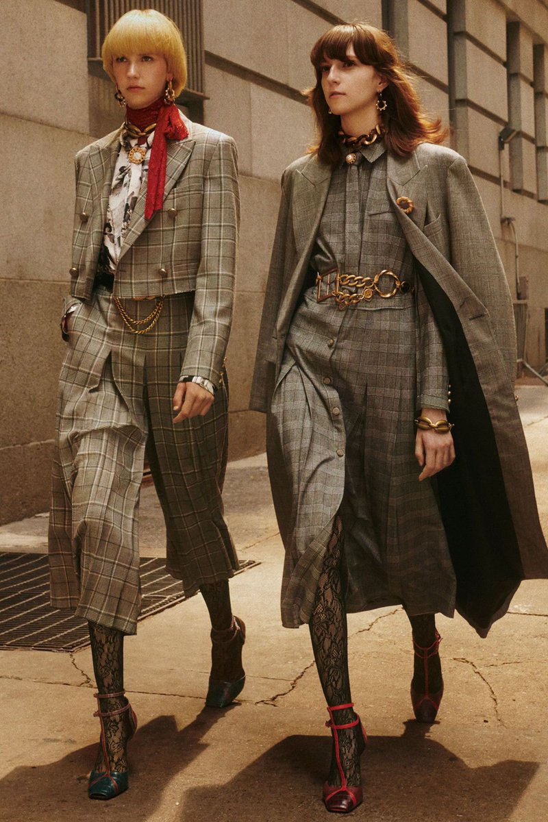 Baila バイラ On Twitter 昨年センセーショナルなデビューで話題となった限定シーズナルコレクション Zara Campaign Collection がカムバック オケージョンだけでなく 普段着としても着回せるワンピース バッグ シューズやアクセサリーなど 華やかアイテムが登場