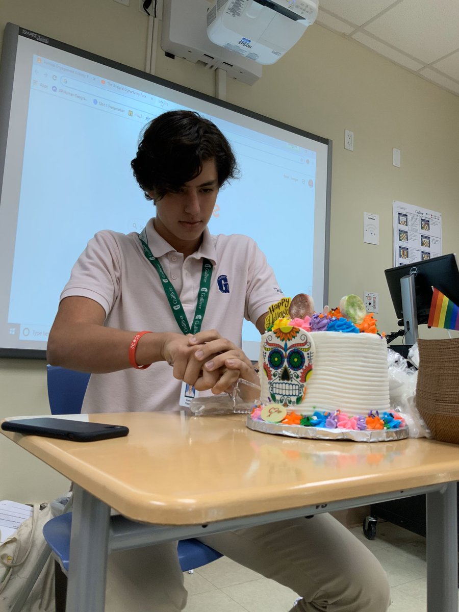 GPrepIB's tweet photo. IB HL Global Politics learning about the difference of fairness and equality by a simulation. #drkoko #gslearning #GprepIB https://t.co/aSOiKvx7xF