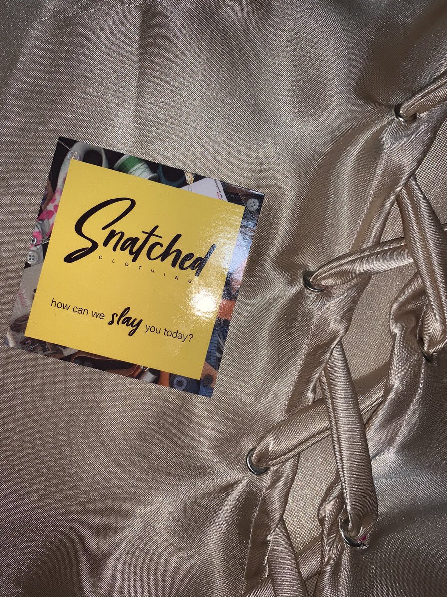 _snatchedclo's tweet photo. #WeeklyCreativeChallenge Week 4: ✔️ // this week I really wanted to upcycle, aka “creatively reuse”, something from a thrift spot. From your favorite grandma to your favorite ole playa. #LetsGetSnatched #SnatchedClothing #CauseYoullAlwaysSlay https://t.co/9TfhywrmT4
