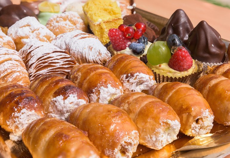 getfitbill's tweet photo. @Foodiechats Any ITALIAN pastry or gelato are AWESOME!!!!
#FallSoiree
#FoodieChats 
😋👏👏👏 https://t.co/TJ5ufgfe6u