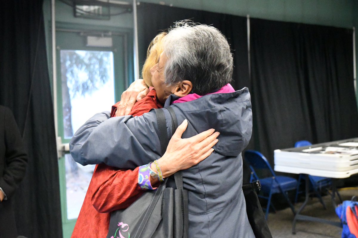 lisamurkowski's tweet photo. I was glad not only to see so much local Alaskan talent gathered in one place, but also to have the opportunity to connect with many of the artists, ask questions about their unique craft, and learn about the history and culture that inspires them. #2019AFN https://t.co/eGqLTvLpqk
