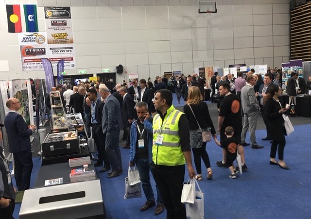 Simon_Scientell's tweet photo. A fair bit of science, lots of communication, but there can always be more science communication. Great to be at the Victorian Manufacturing Showcase this morning. #vicmanu #VMS19 #scicomm https://t.co/64vFTHWfxf
