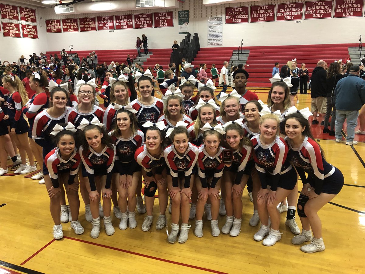 CCPS_FSKEagles's tweet photo. Varsity Cheer won the award for Best Pyramid at tonight’s competition at Glenelg HS #FSKPride https://t.co/wIYtxM5LjR