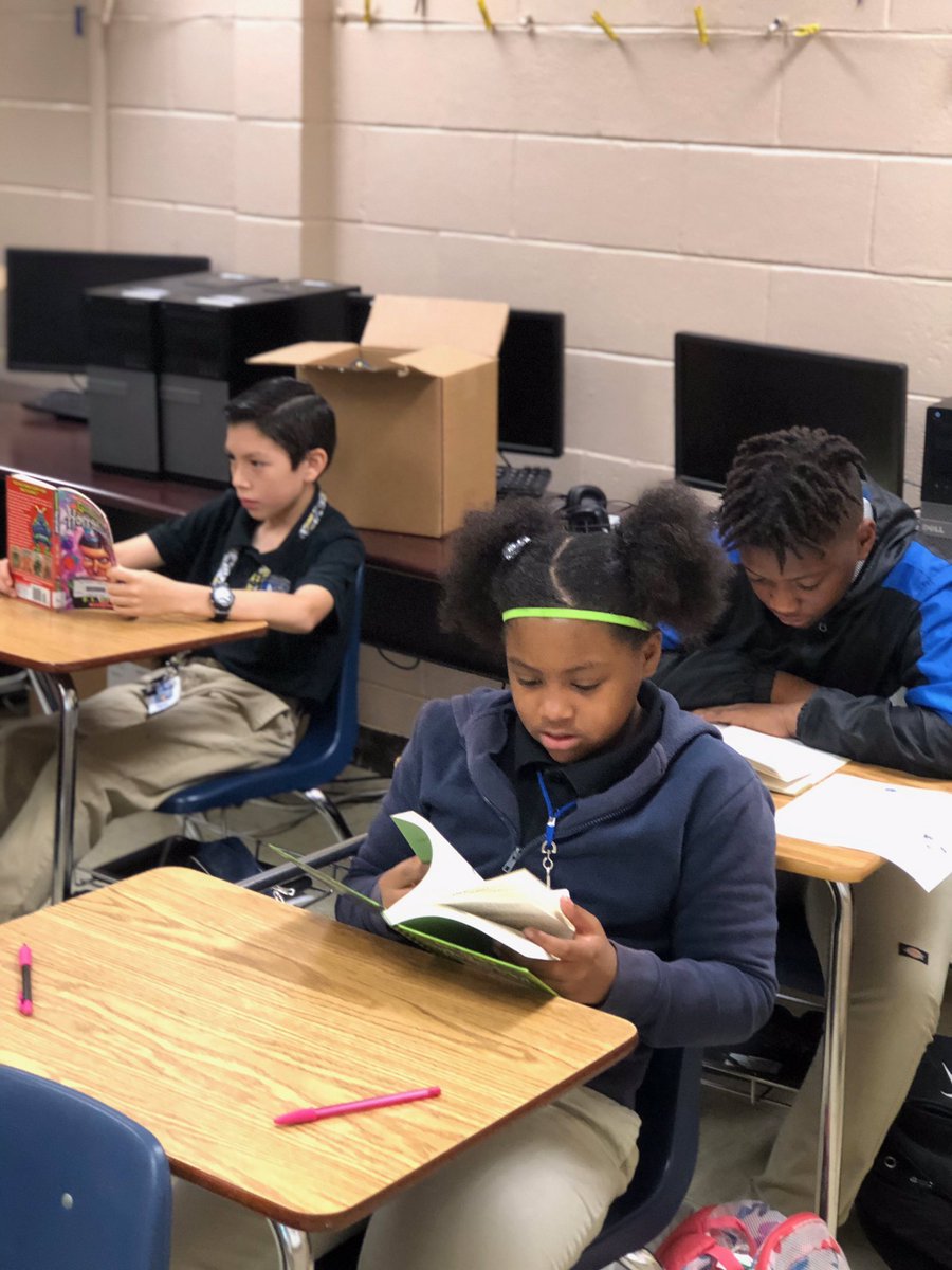 benson_school's tweet photo. Drop Everything And Read #LitWeek2019 #Monday https://t.co/6cRicOnj61