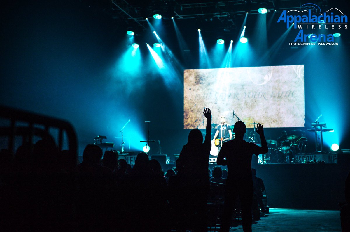 WesWilson247's tweet image. @adamagee jammin’ at the @Appwirearena last night in Pikeville, Kentucky on the Newsboys’ Greatness Of Our God Tour. Great set! 🤘🏼📷🎙🎸#greatnessofourgodtour #adamagee #concertphotography #weswilsonphotography