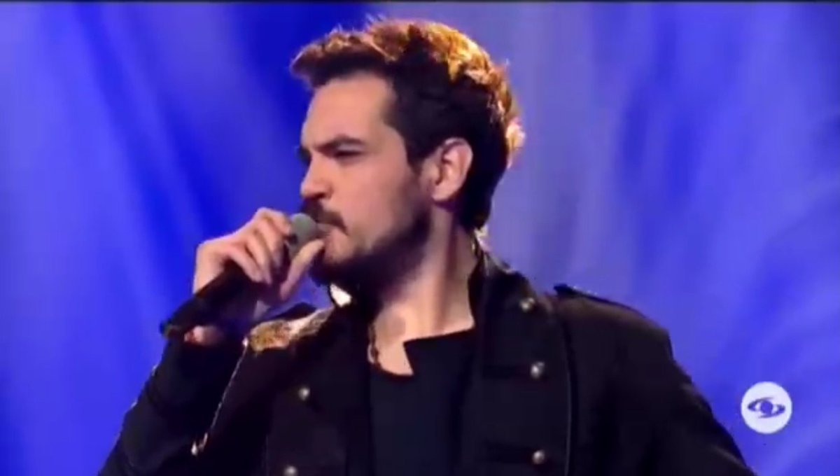 TeamSebArjonaPE's tweet photo. Primero en salir en @YomeLlamo nuestro querido @sebarjona interpretando el tema musical EL PROBLEMA... Sintonizando desde Perú el programa... @Ricardo_Arjona @InfoMundoArjona @notiarjona #YoMeLlamoRicardoArjona2019 https://t.co/DxBAxdnxyn