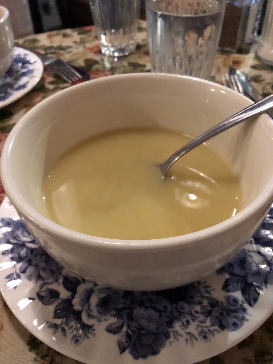 deacon_ron2's tweet photo. #authentic #britishcuisine @teaandsympathynyc #teawiththequeen👑 #lifeofriley https://t.co/Paw5jz8aXA