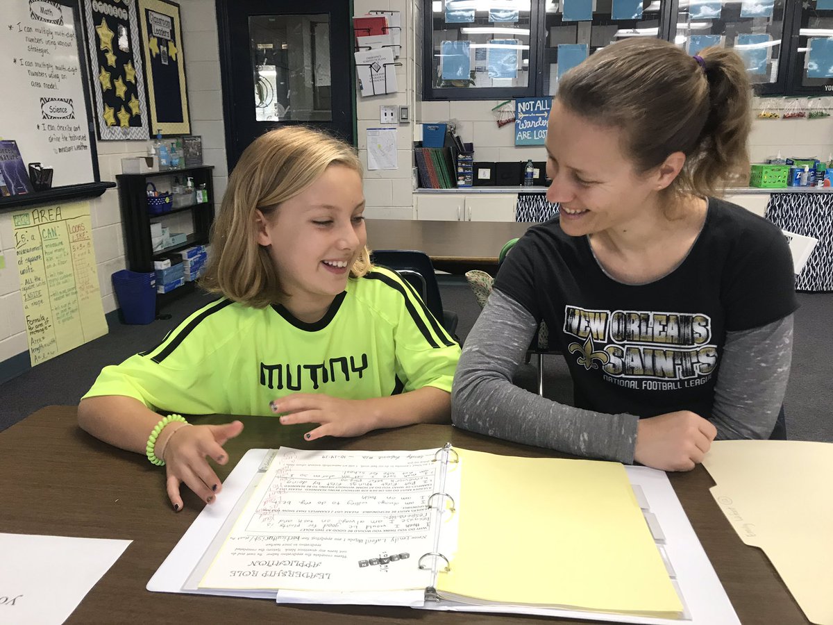 GingerPope's tweet photo. Powerful moments today watching students lead their own parent conferences #Beeslead @HHEBees @ejeffcoat https://t.co/SocRswqmmg