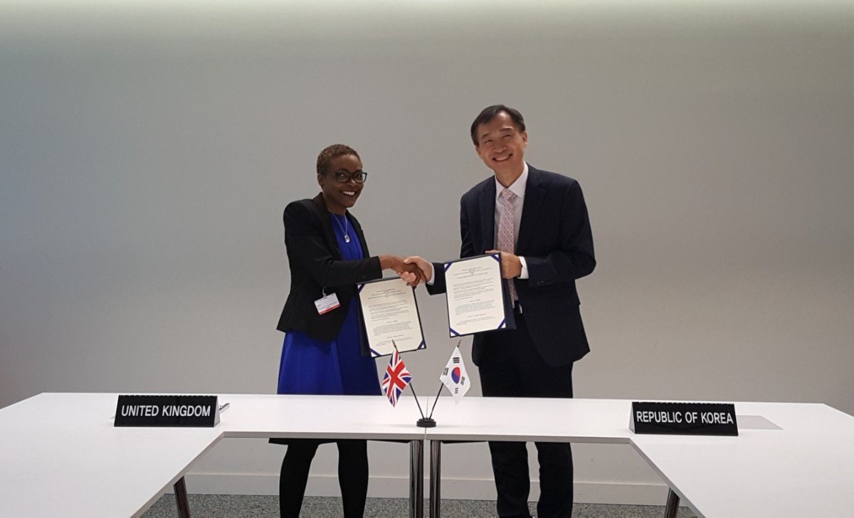 UKinKorea's tweet photo. Yesterday @The_IPO and @mcstkorea signed a MOU for UK-Korea copyright cooperation in Geneva, Switzerland. The MOU will strengthen cooperation on copyright protection, opening up more opportunities for the development of our cultural and creative industries. https://t.co/PPUVqgFWIH