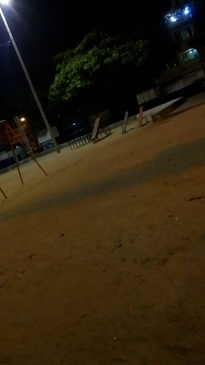 Tropa25680920's tweet photo. Praça da vila aliança 
conhecida como praça do aviador 
Esta abandona não tem brinquedos para as nossas crianças cadê os políticos que vem pedi voto a comunidade cadê o tal do barriga do açougue pra fazer alguma coisa para nossas crianças cadê os brinquedos bom não quebrado cadê https://t.co/5gMHtmASSw