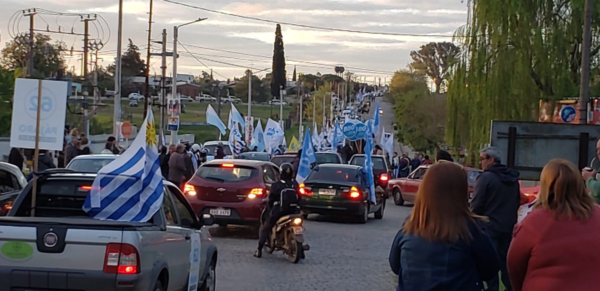 exitorama's tweet photo. El Partido Nacional realizó el cierre de campaña electoral en Florida con la presencia de la fórmula presidencial conformada por Luis Lacalle Pou y Beatriz Argimón. 
https://t.co/Di2GXD70c2 https://t.co/CHcIk4Q3Yq
