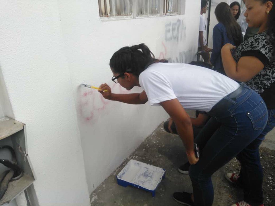 Uniespacio's tweet photo. RT AgoraUCV: ÀGORA, como equipo estudiantil de la Escuela de Estudios Políticos y Administrativos de la Insigne UCV, no permanece inerte ante la alevosía vandálica de individuos cuyos medios violentos y despreciables, han dañado el patrimonio físico de n… https://t.co/jN3dvcP4kk
