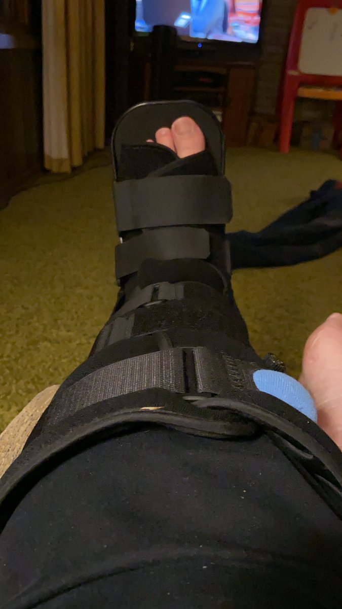 cakallevig's tweet image. First time I’m going to say it’s good that we have a few days of rain.  I need them so I can learn to manage this contraption.  This silly thing won’t keep me out of the tractor cab or the classroom.  #harvest2019 #cantstopthiseducator #gravitytest