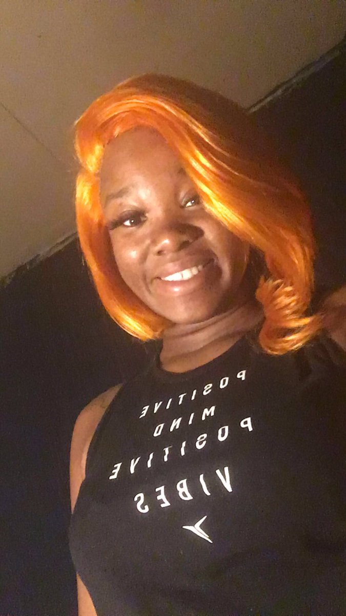 Was P R E T T Y asf with my orange 🥰🧡🥀