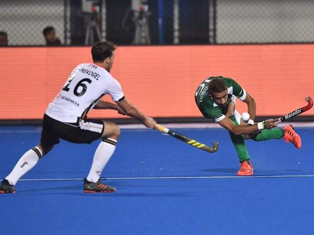 News99P's tweet photo. Pakistan Hockey Team will face Germany today at 5:30pm.
#Pakistan #Hockey #Team @PHFOfficial #Germany #PAKvGER https://t.co/NDY7W9Vh6L