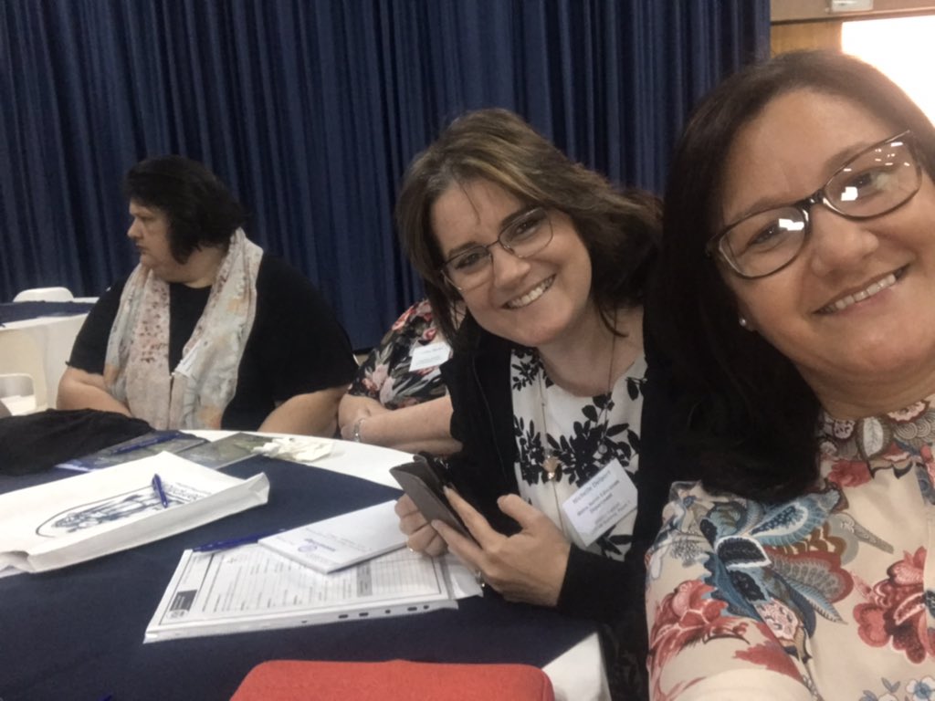 mjstanle's tweet photo. Those who lead love to read #WCReading @WestCoast_Edu @chiromantis @elzetteb https://t.co/xPg56n6Hds