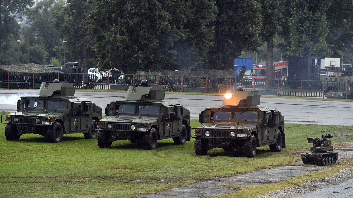 第315独立親衛海軍歩兵旅団 セルビア軍のhmmwv ハンヴィー をすこれ もっともっとすこれ 歩兵機動車 セルビア軍 ハンヴィー