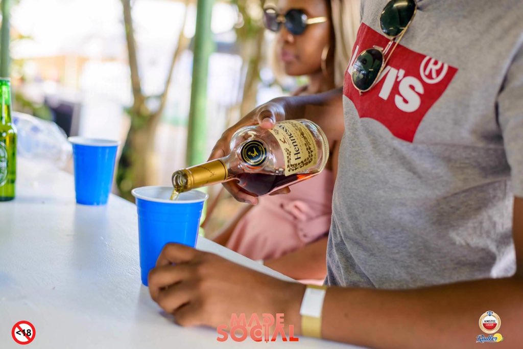 We like to keep the vibes Very Special 🥃 #MadeSocialSpringFling #HennessyVerySpecial