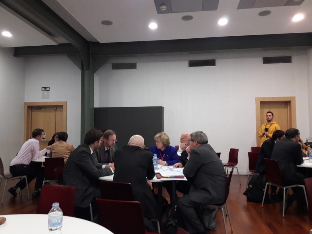 We need to address the issue of #digital monopolies. Is there enough pluralism in the control of the main information routes? Especially when these companies have access to so much of our data and have been known to use it to pursuade the political conversation #aimadrid