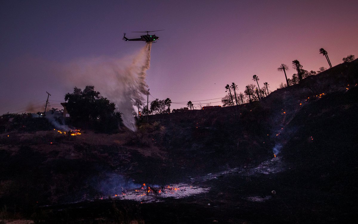 PE_Photo's tweet photo. A fast moving vegetation fire burns along Edgerton Drive  near Little Mountain Basin in San Bernardino on Monday, Oct 21, 2019. (Photo by Terry Pierson, The Press-Enterprise/SCNG) https://t.co/1B7b7fMlc6
