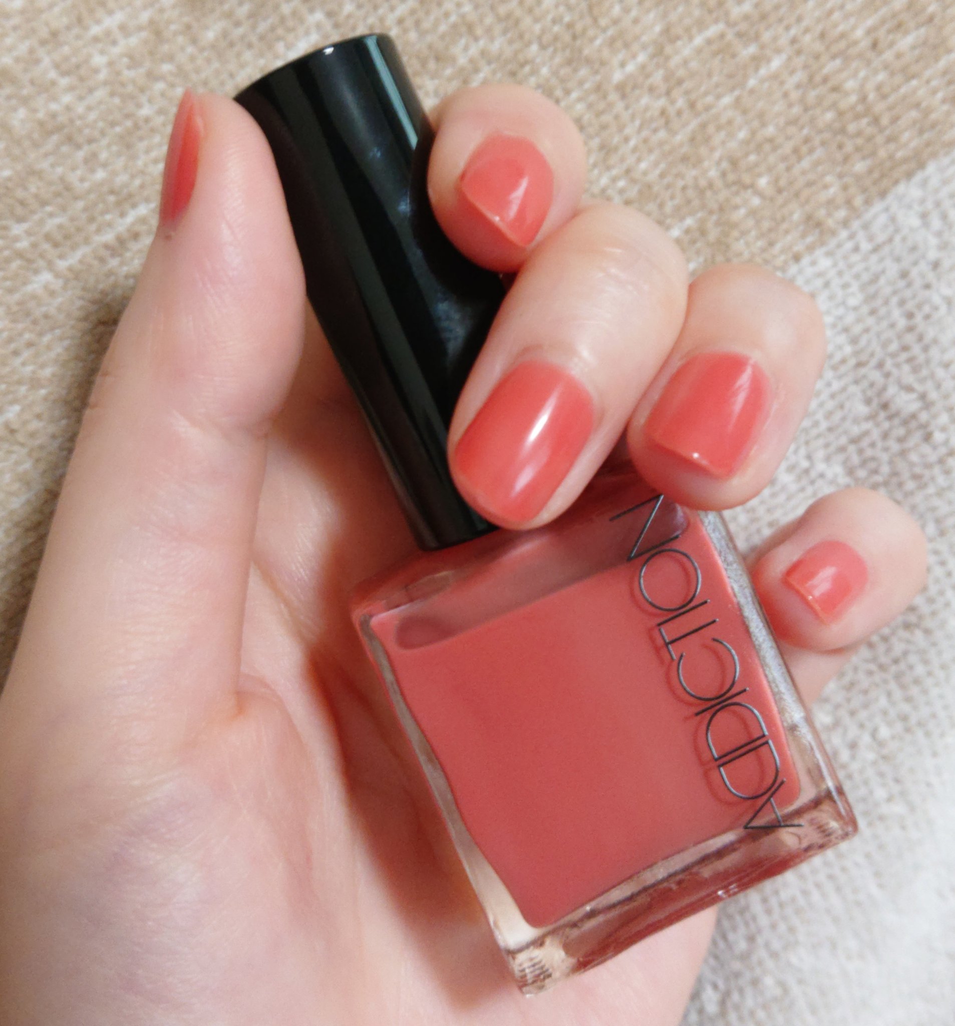 カナコタツ アディクションネイルのアフタヌーン買ってみたけど これからの季節は寒さで手の色が悪くなるからびっくりする位ピンク合わなくなる気がする やっぱりukaのベージュも買おうかな T Co Wzdvm8s7fc Twitter