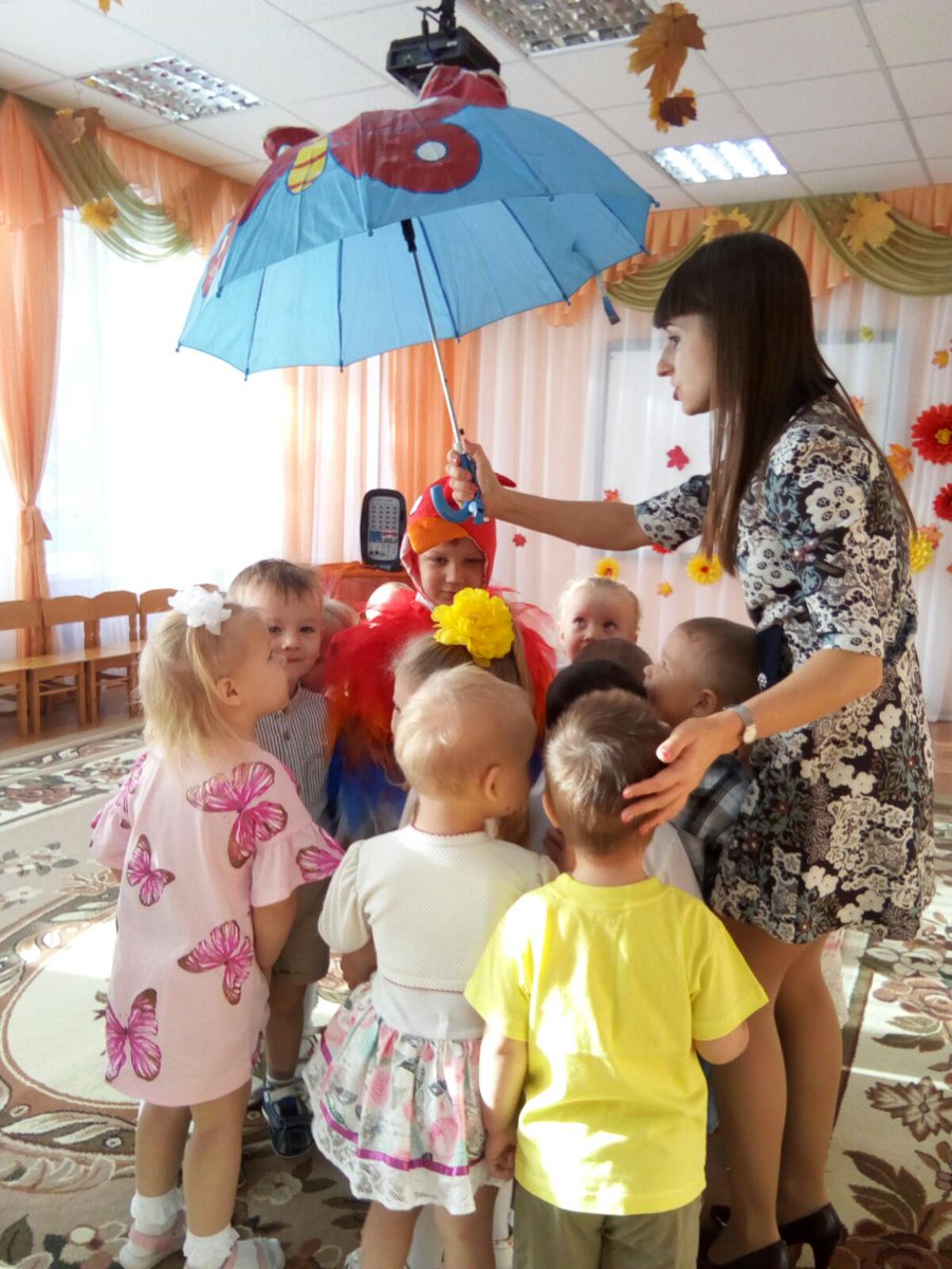 Праздник осени в нашем саду! Нам весело и очень интересно! Наши воспитатели самые добрые и красивые, и очень талантливые!