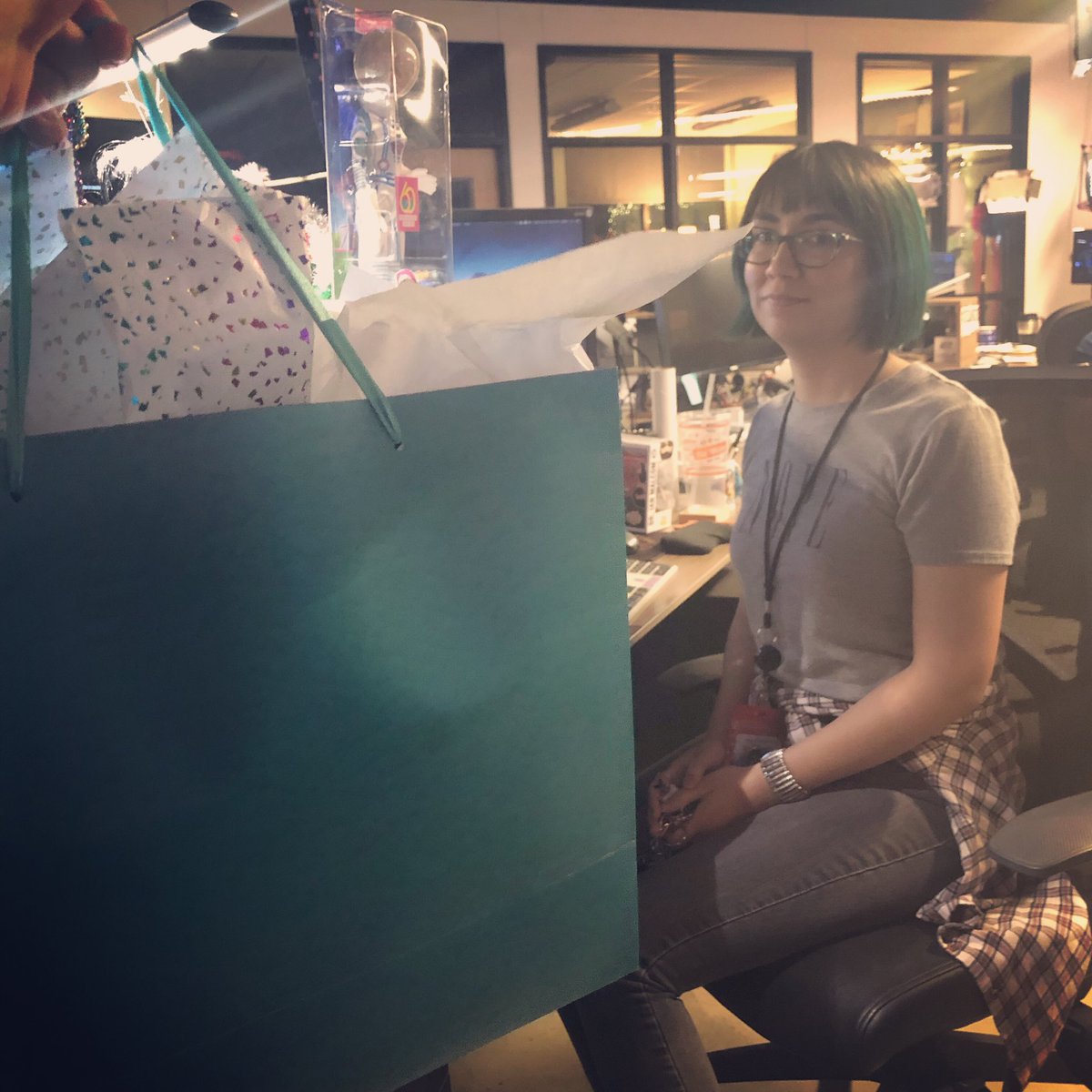 ravenalexia's tweet photo. Today, @SpecksyVal gave me my birthday present. Guess it’s officially time to stop celebrating now. #twomonthslater #worththewait https://t.co/XHIlvZjFUX