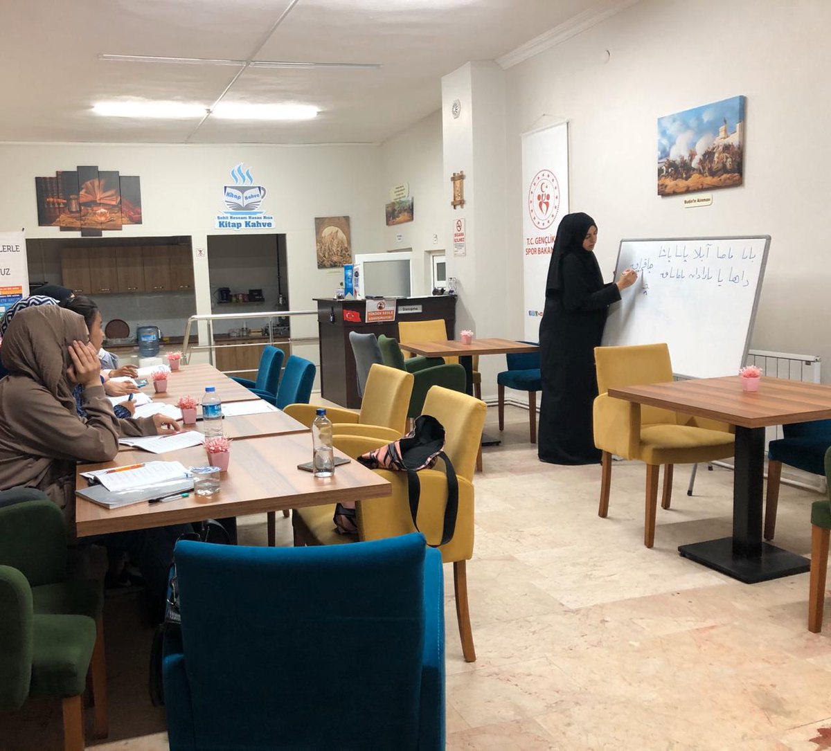 Hayrat Vakfı'nın katkılarıyla Şehit Ressam Hasan Rıza Kitap Kahve'de Osmanlı Türkçesi Dersleri başladı. 
Her hafta Çarşamba günleri iki saat derslerimiz devam edecektir.  <a href="/mbulut06/">Mehmet BULUT</a> <a href="/MUHAMMETCARTI/">Muhammet Ecevit Carti</a>