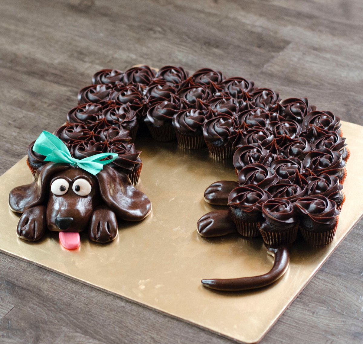dachshund cupcake cake