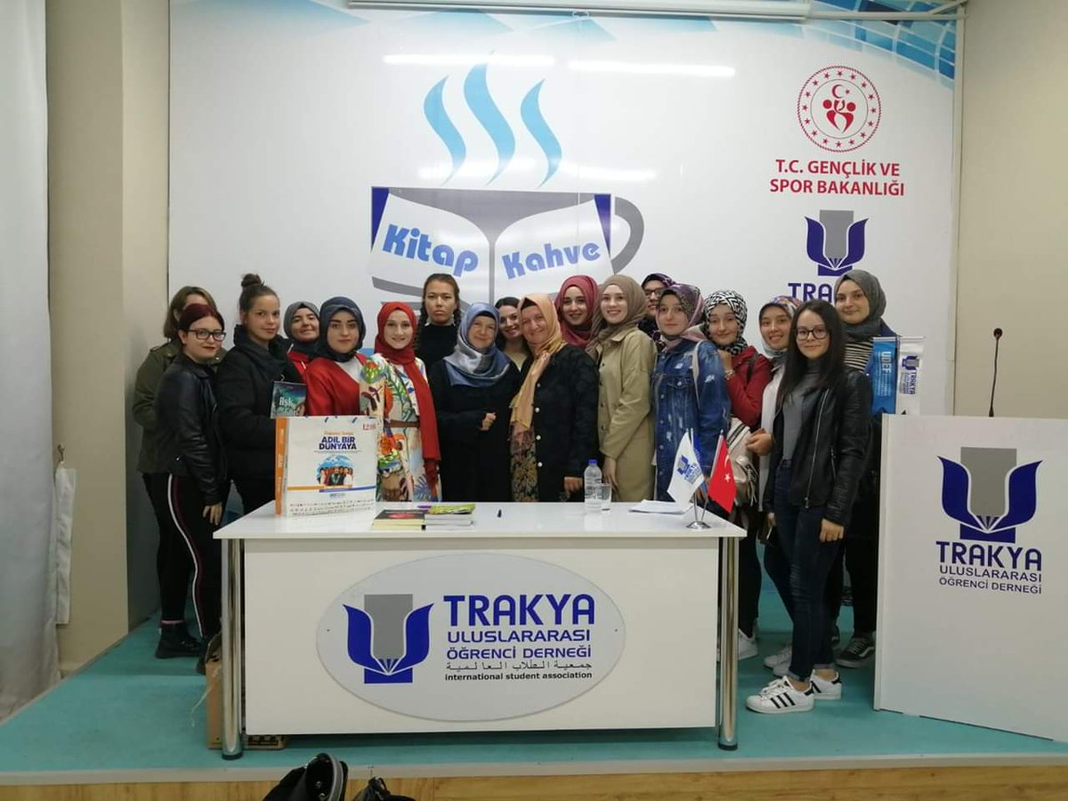 "Okur-Yazar Buluşmaları-2" programında Batı Trakya'lı Yazar Vildan Serdar'ı konuk ettik. "Balkanlar'da Göç" konulu söyleşi programını gerçekleştirdik.
Program sonunda çekilişle 5 katılımcıya Yazarın "Aşk ve Göç" isimli kitabını hediye ettik. <a href="/MUHAMMETCARTI/">Muhammet Ecevit Carti</a> <a href="/mbulut06/">Mehmet BULUT</a>