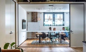 Casual or formal #meeting. Hear our thoughts on this topic:

fluidmeet.com/blog/caught-ca…

#fluidmeet #meetingroom #coworking #eventspace #servicedoffices