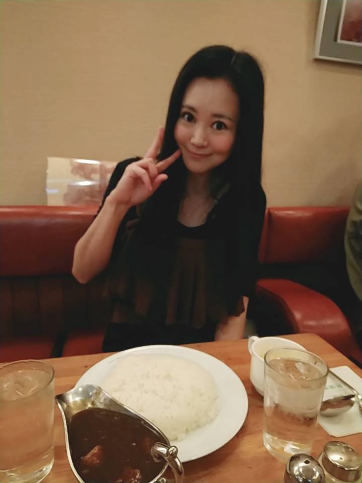 元パチスロライターで現大学院生の旧友とカレーランチなう。 久しぶり