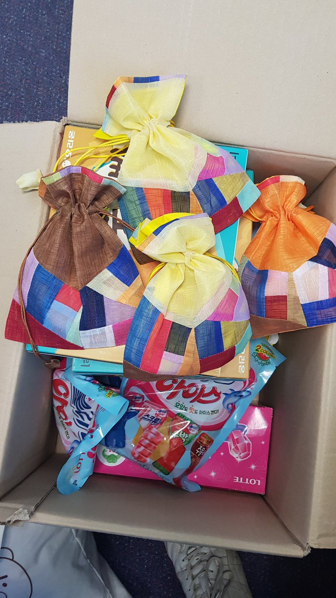 Big smiles on SSPS Cultural Exchange Comittee members after getting nice cards and presents from our sister school in Korea. Thank you! <a href="/StrathfieldSPS/">Strathfield South PS</a> <a href="/LanguagesNSW/">Languages NSW</a> <a href="/MLTANSW/">MLTA NSW</a>