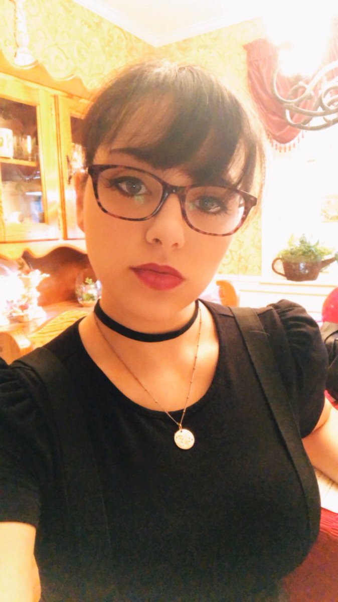 YourPhoenixRose's tweet photo. playing a rt game with my favorite 💜 help me drain the little loser 😈#findom #newprofilepic #truedomme https://t.co/KxU3BTHKE1