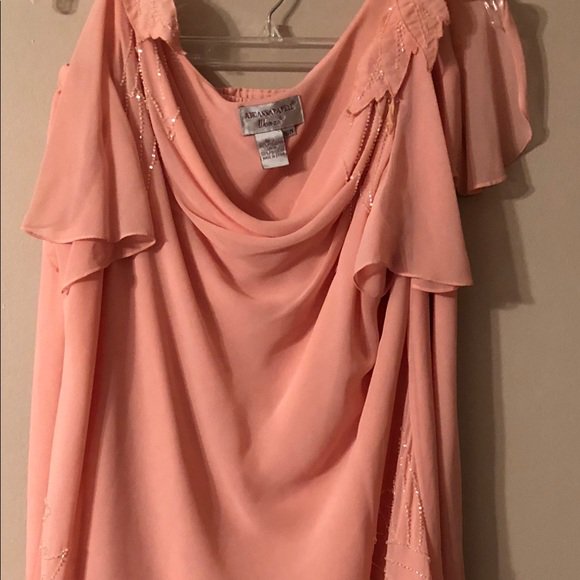 MarisCreations's tweet photo. So good I had to share! Check out all the items I'm loving on @Poshmarkapp #poshmark #fashion #style #shopmycloset #bj #adriannapapell #maurices: https://t.co/LPgynIp7LP https://t.co/MCAiuIq8ks