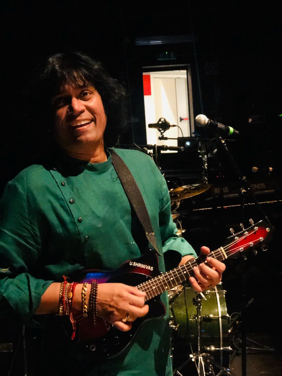 MandolinU's tweet photo. #BiennaleMusica2019
Performed along with the legendary Official Louiz Banks sir, Gino Banks and Ghatam Giridhar Udupa at Teatro Toniolo for Biennale Musica 2019.
#mandolinurajesh #urajesh #rajeshmandolin #louizbank #ginobank #ghatamgiridharudupa #Venice #italy https://t.co/zqHCzHrKYM