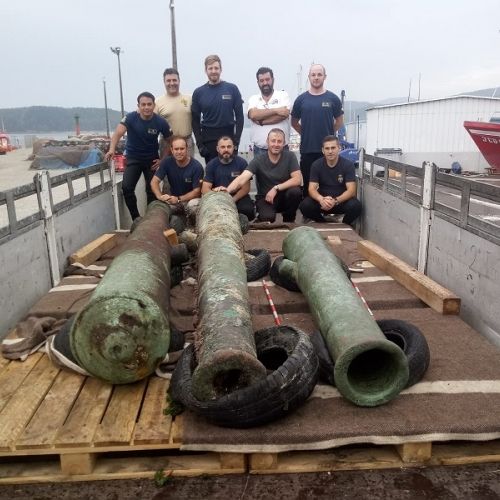 LA HISTORIA DE A COSTA DA MORTE NO SÓLO ESTÁ EN LA TIERRA... TAMBIÉN BAJO EL MAR!!!  Gracias al equipo de buceo de la Armada (UBUFER) y la campaña realizada en #Camarillas han sido más los hallazgos de un fantástico patrimonio subacuático en #ACostadaMorte buff.ly/32UWThR