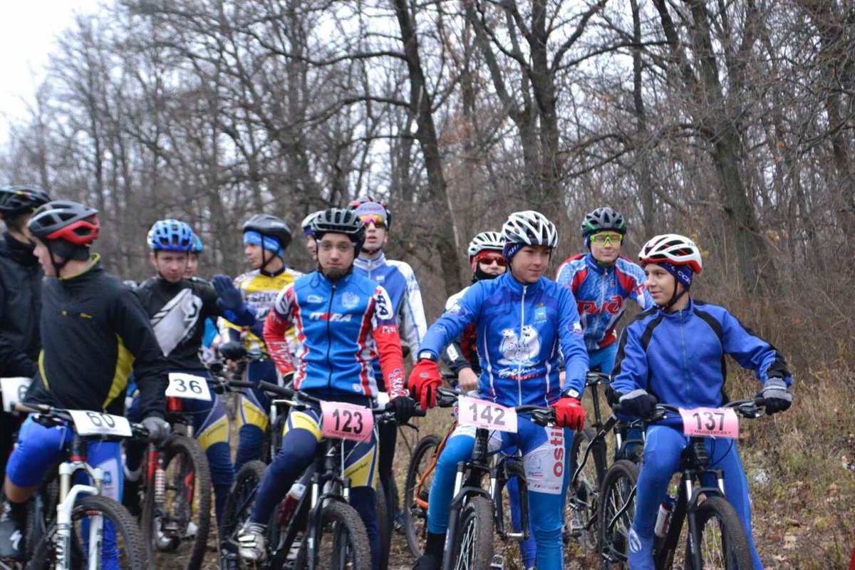 ВЕЛОСИПЕДНЫЙ СПОРТ🚴‍♀!
20 октября в лесополосе Кошелев парка прошли соревнования Самарской области по велосипедному спорту . Смышляевское поселение представляли 75 человек.