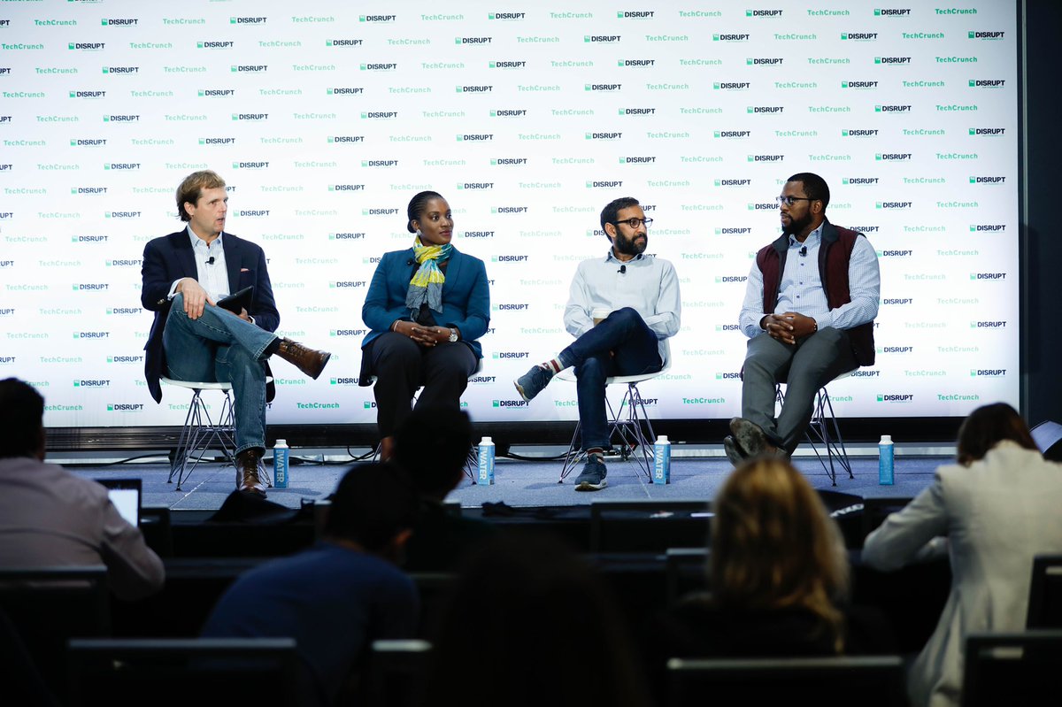 MaxBayen's tweet image. 🦌vs. 🦄 in #Africa 🌍
“We may be able to create more gazelles at home than unicorns abroad” says @MuxMi at @TechCrunch #DisruptSF, implying Silicon Valley’s unicorn IPO model might not be right for African startups.

&amp;gt;&amp;gt; techcrunch.com/2019/10/21/afr…