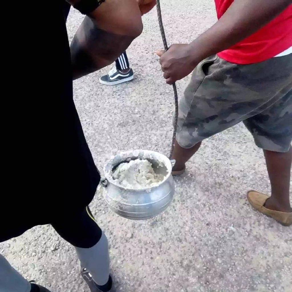 OfficialJEssien's tweet image. No baga wire. And this was a news on its on.

😂😂😂

#KNUSTDemoAt1