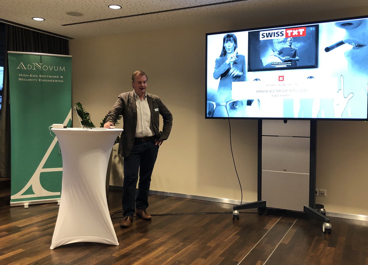 smingot's tweet photo. «Sprache als Tor zur Intelligenz» - inspirierendes Impulsereferat von @rribback von SWISS TXT beim heutigen #itat8 von @adnovum #adnovumincubator #VoiceFirst #conversationaluserinterface #VUI https://t.co/or4Nv4CAe5