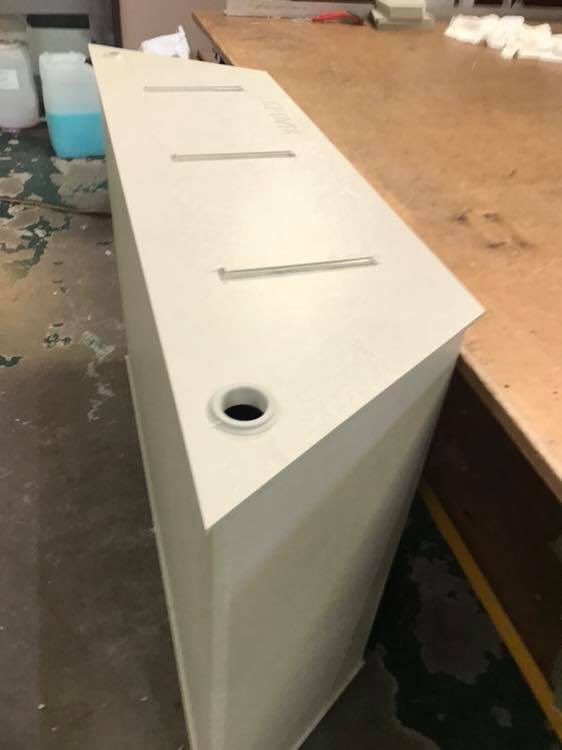 Goodwinplastics's tweet photo. water tank with a Sloping base.  #bespoke #plasticfabrication #cheshire #watertank #canal #canalboat #narrowboat #inlandwarterways #UKmfg #GBmfg #northwest https://t.co/AdWKRCq5z7