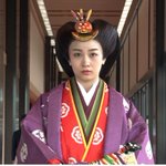 即位礼正殿の儀 佳子さま の十二単の綺麗さ可愛らしさに