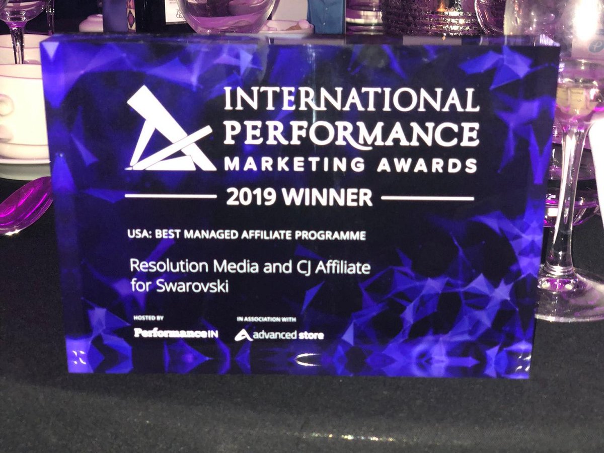 Hearts_Germany's tweet photo. Yeah! Heute Nacht haben wir mit Swarovski bei den "International Performance Marketing Awards" London den Preis für das "Best Managed Affiliate Programme" der USA gewonnen. Gratulation an das Team!
#resolutionmedia #resolutionmediagermany @swarovski #affiliatemarketing #Award https://t.co/EWyWhHhost
