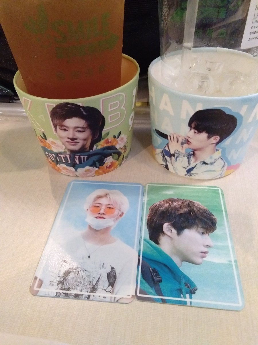 Mainexx131's tweet photo. Hoy Hanbin mahal na mahal kita. Grabe gumastos ako sa dalawang inumin para lang sayo #HappyBirthdayHanbin #BelovedHanbin
Wala bang mamimigay ng freebies dito sa Smile to Go españa branch?? I'm waiting.... Thank you again @3pleKHB @BEONE1022 @Bloom_of1022 😍💖 #TripleHEvent https://t.co/Smjxoy59jL